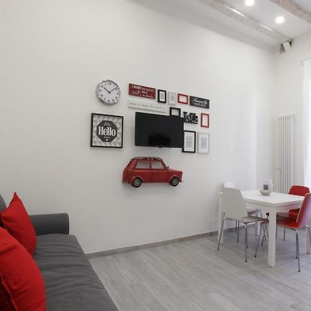 Amazing Apartment In City Center With Balcony Milano Exteriör bild