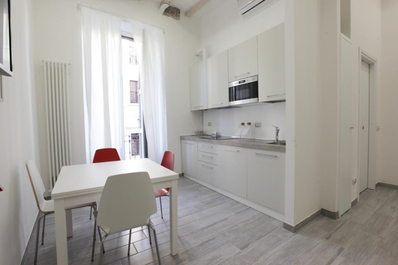 Amazing Apartment In City Center With Balcony Milano Exteriör bild