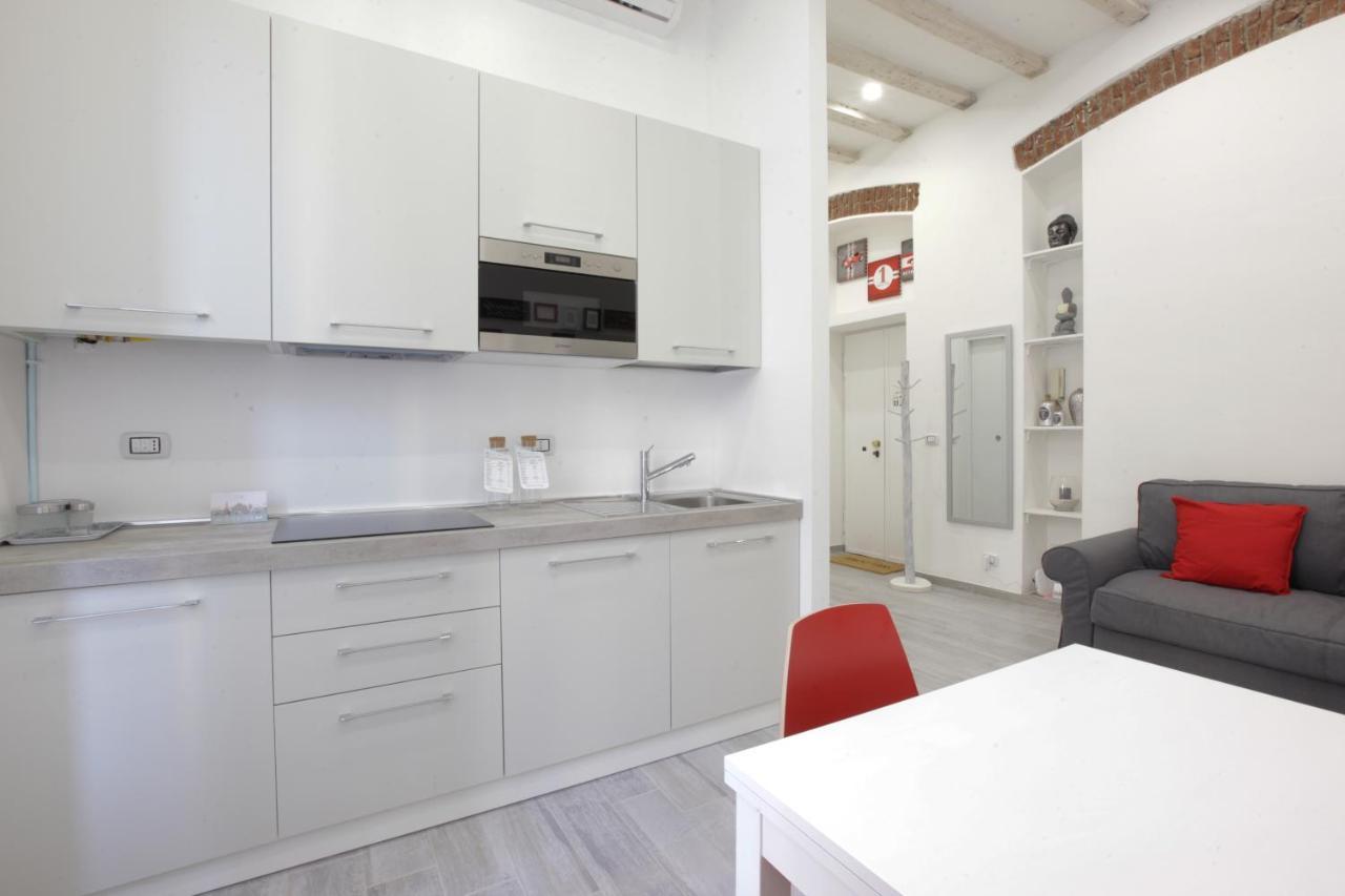 Amazing Apartment In City Center With Balcony Milano Exteriör bild