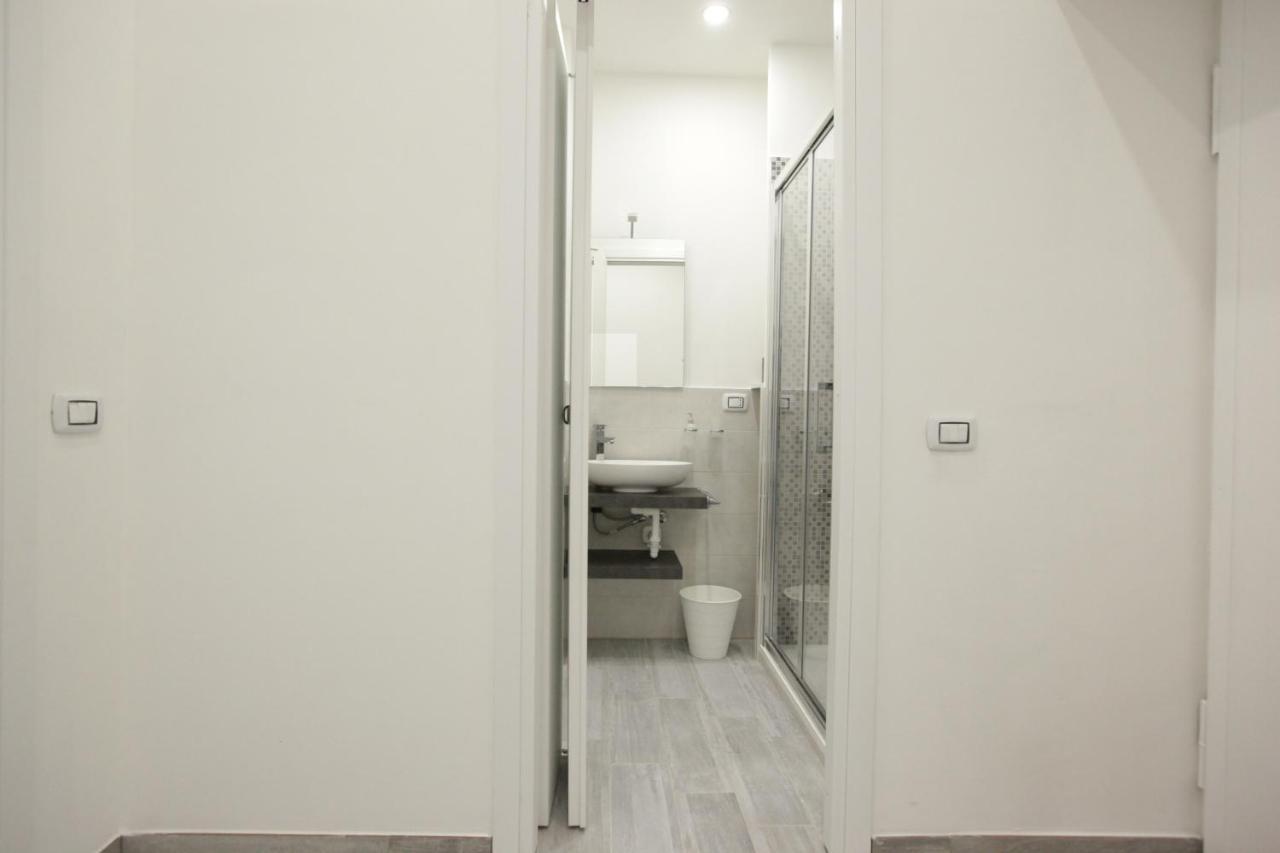 Amazing Apartment In City Center With Balcony Milano Exteriör bild