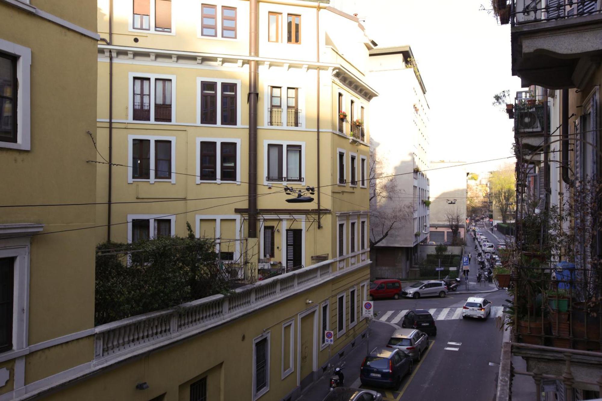 Amazing Apartment In City Center With Balcony Milano Exteriör bild