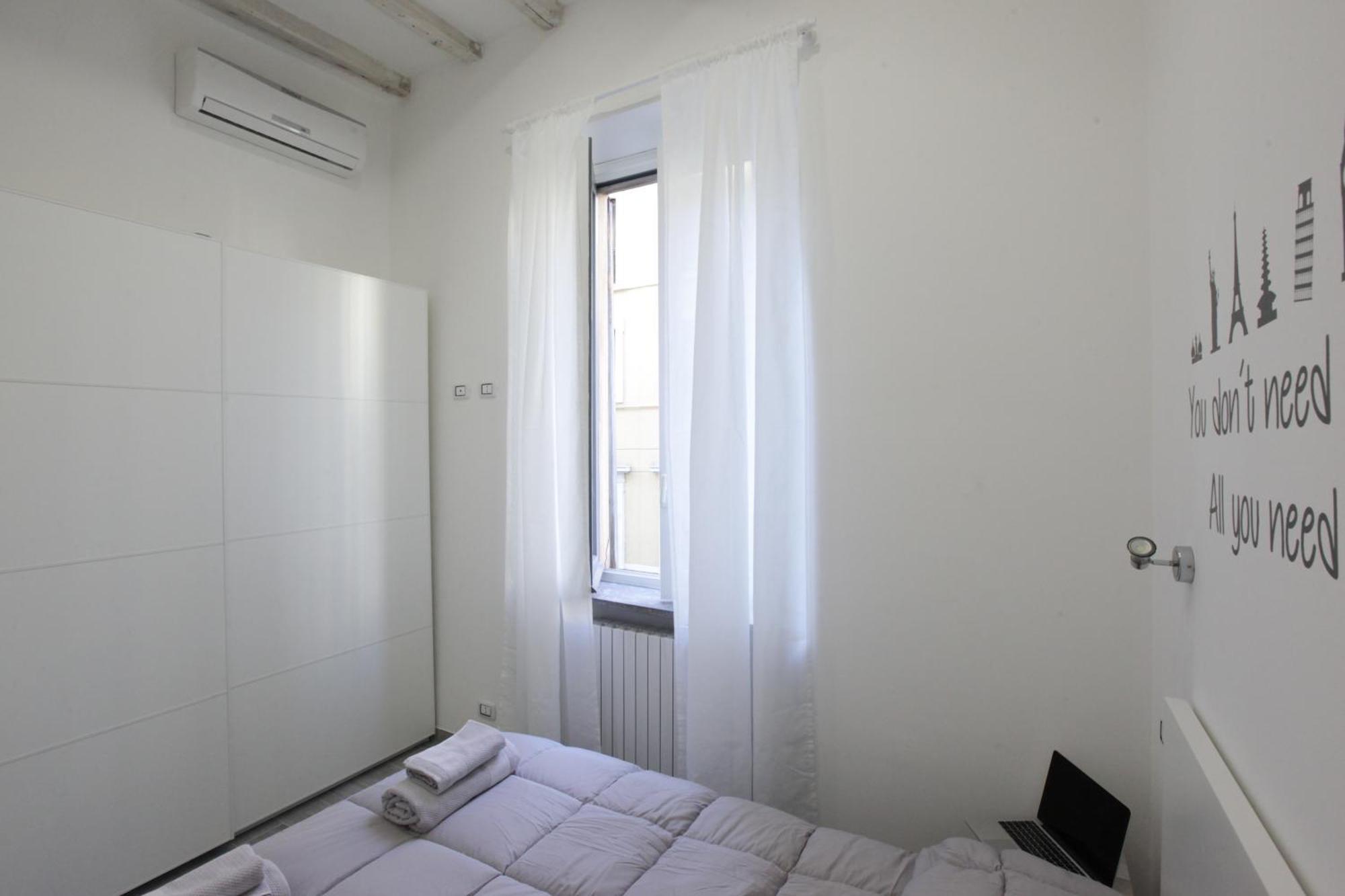 Amazing Apartment In City Center With Balcony Milano Exteriör bild