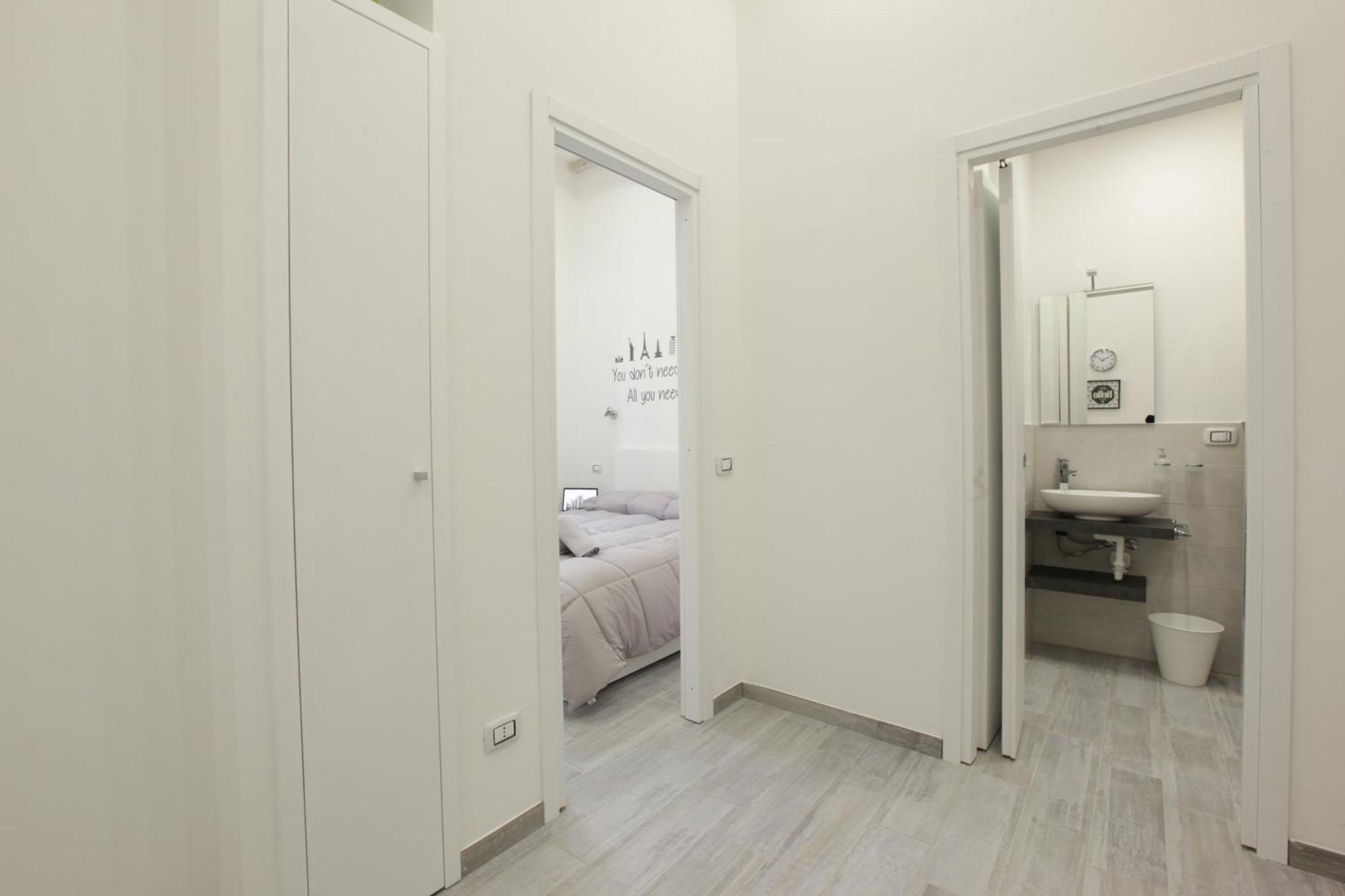 Amazing Apartment In City Center With Balcony Milano Exteriör bild
