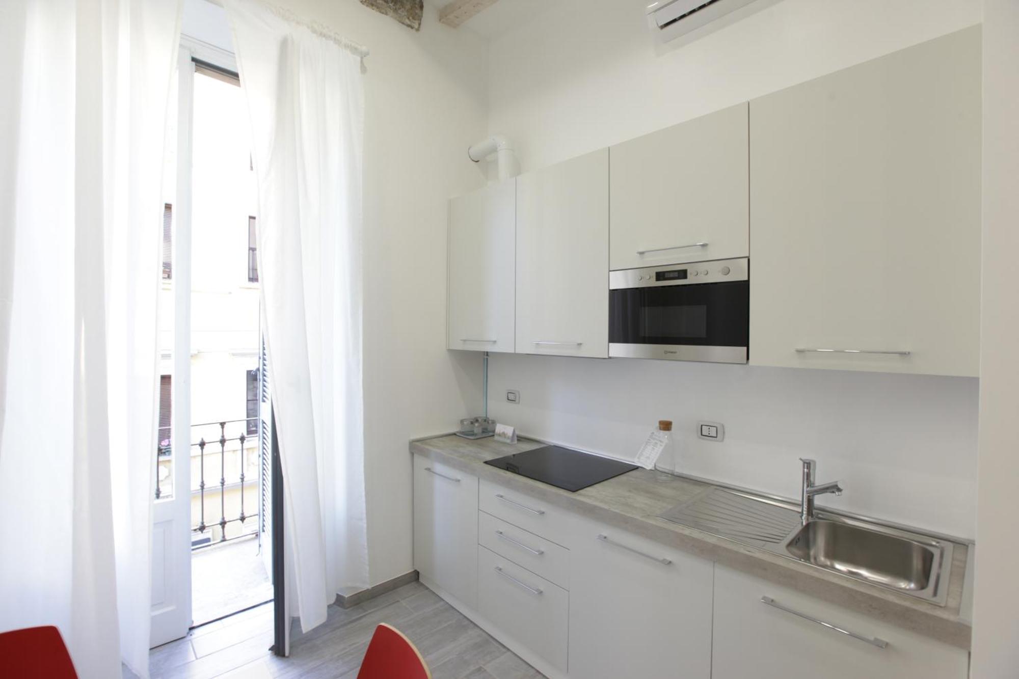 Amazing Apartment In City Center With Balcony Milano Exteriör bild