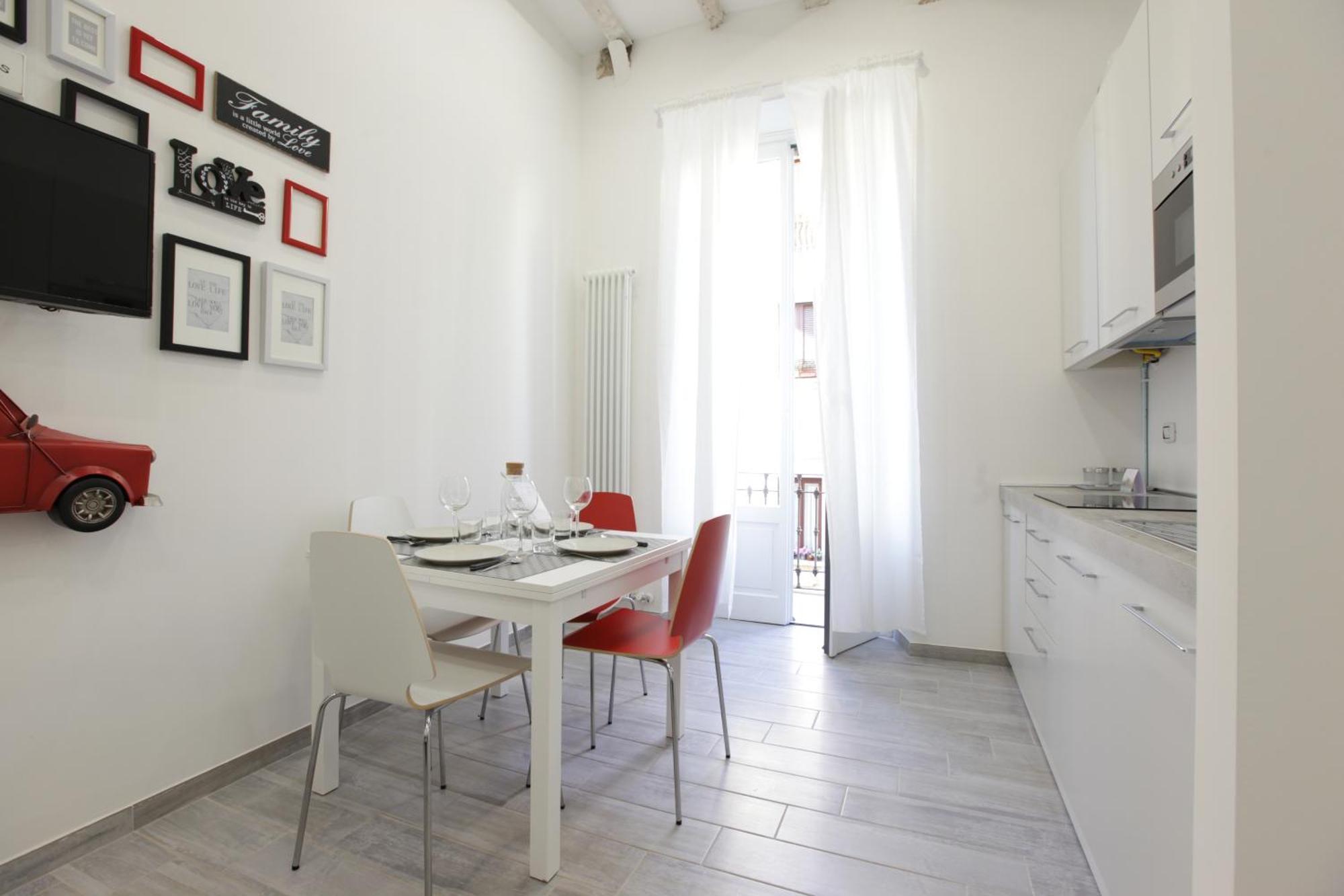 Amazing Apartment In City Center With Balcony Milano Exteriör bild